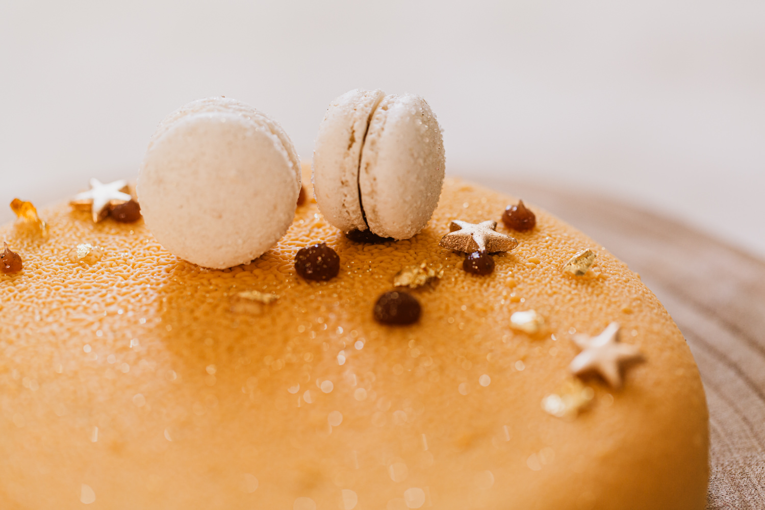 photo gâteaux avec macarons Montpellier