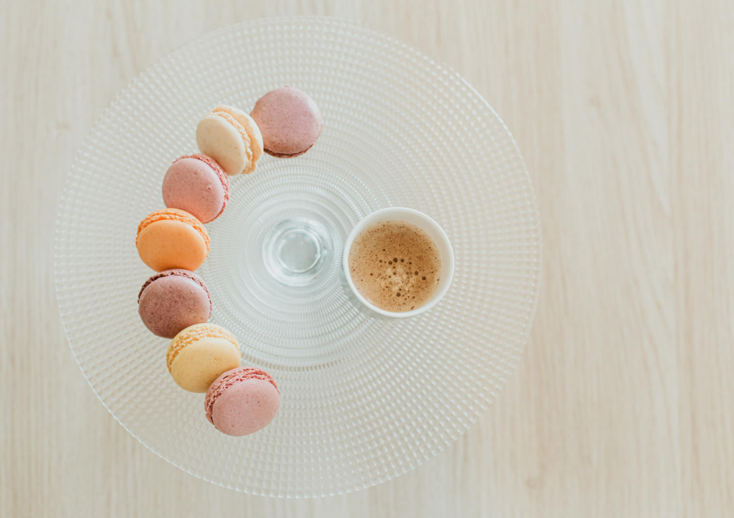 Instagram meilleure photo culinaire avec macaron et café