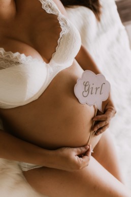 femme enceinte annonce le sexe du bébé à Avignon