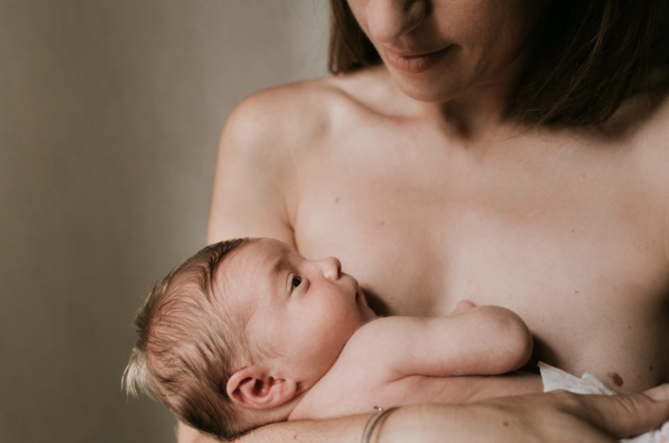 Séance photo peau à peau bébé à Montpellier