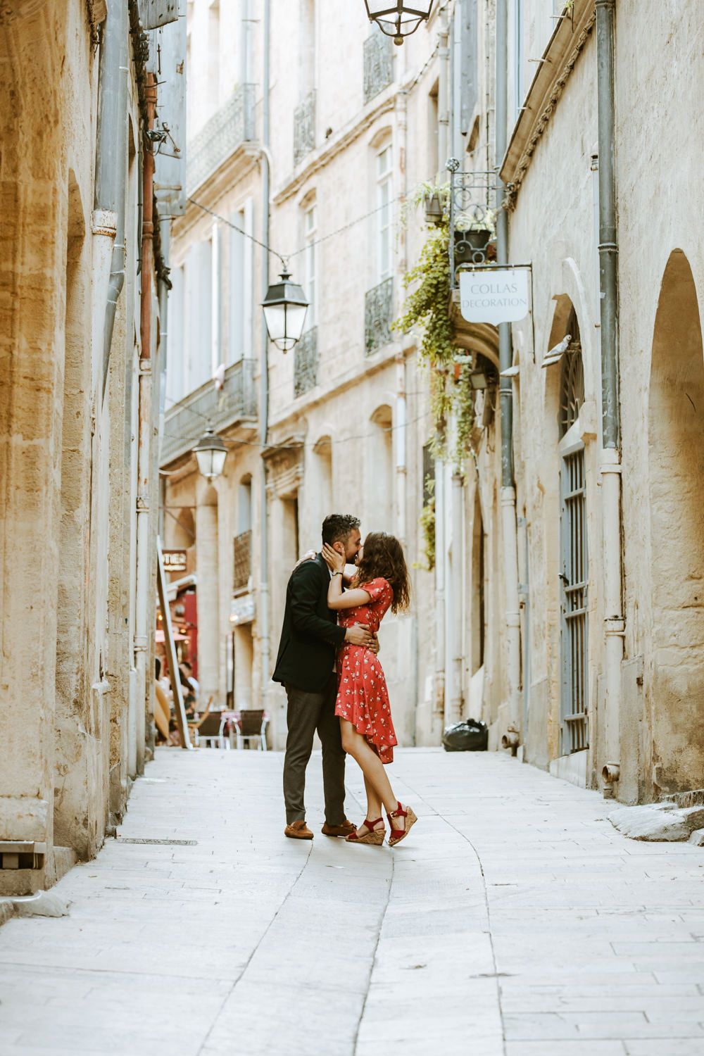 Séance photo couple dans les rues de Montpellier