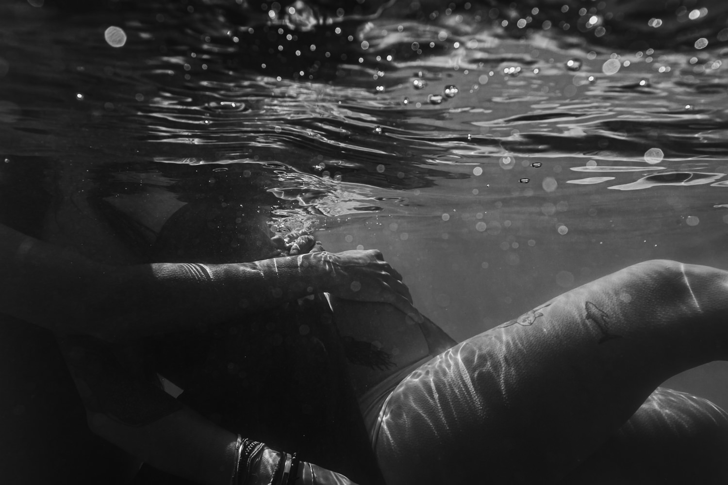 Photographe underwater grossesse Hérault 