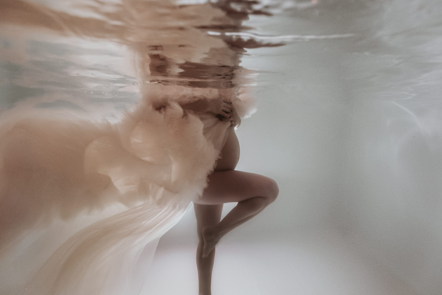 Photographe underwater grossesse Montpellier